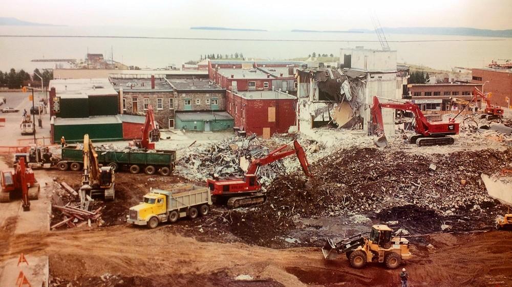keskus mall demolition, 1999